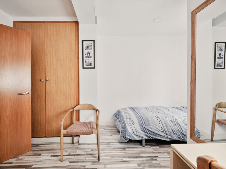 Bed1-3.jpg