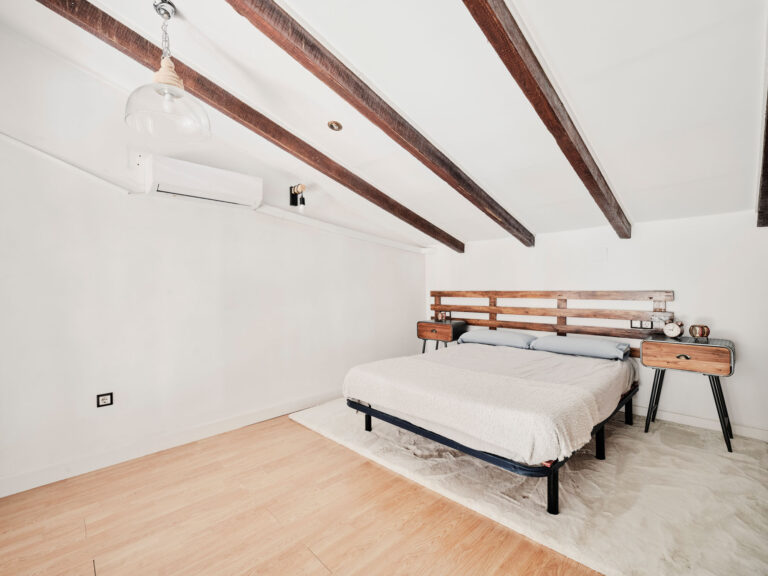 Bed2-3.jpg